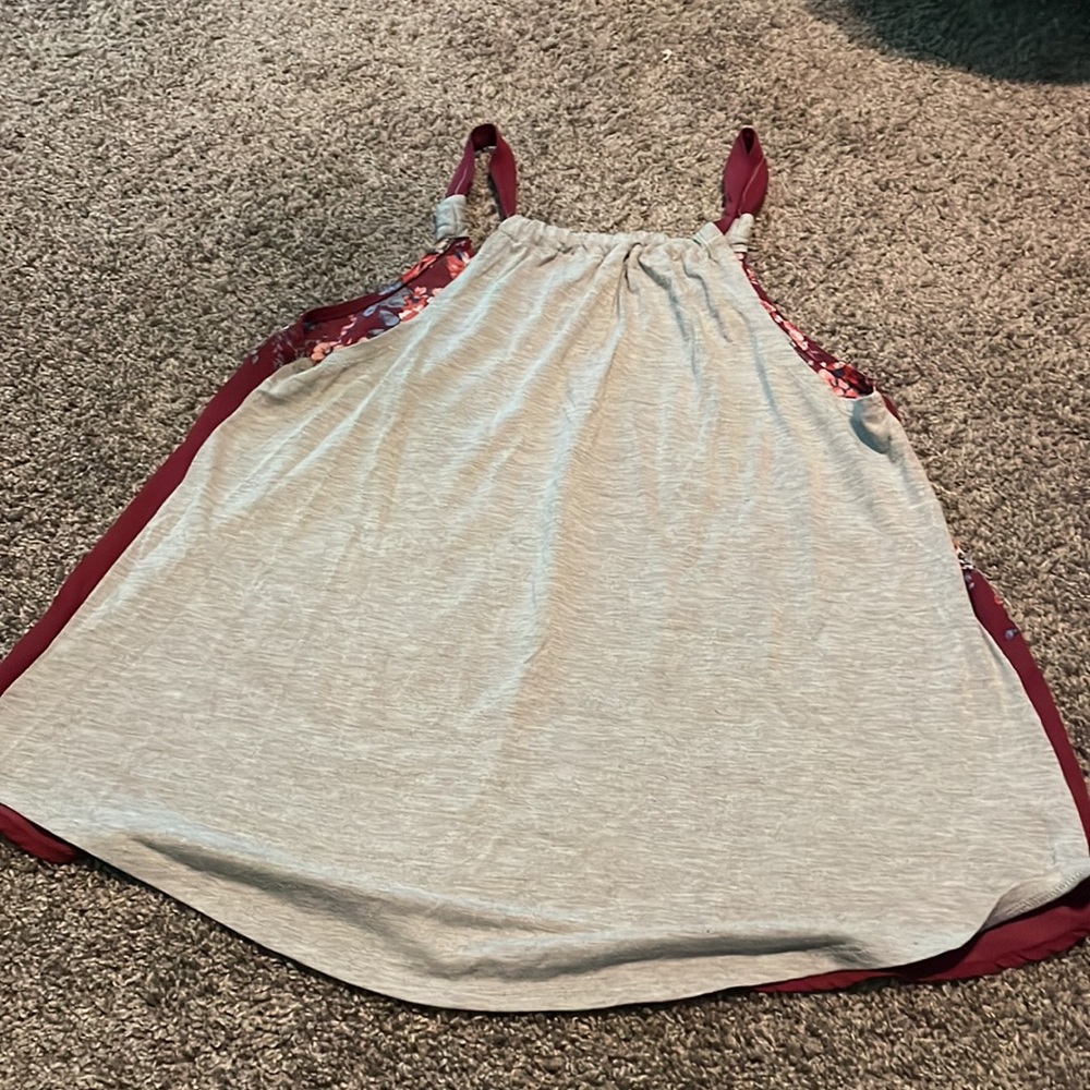 blouse - Picture 2 of 3
